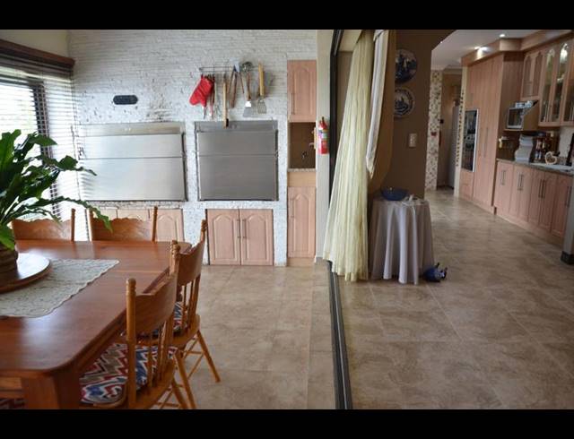 4 BEDROOM HOUSE FOR SALE IN HARTENBOS HEUWELS